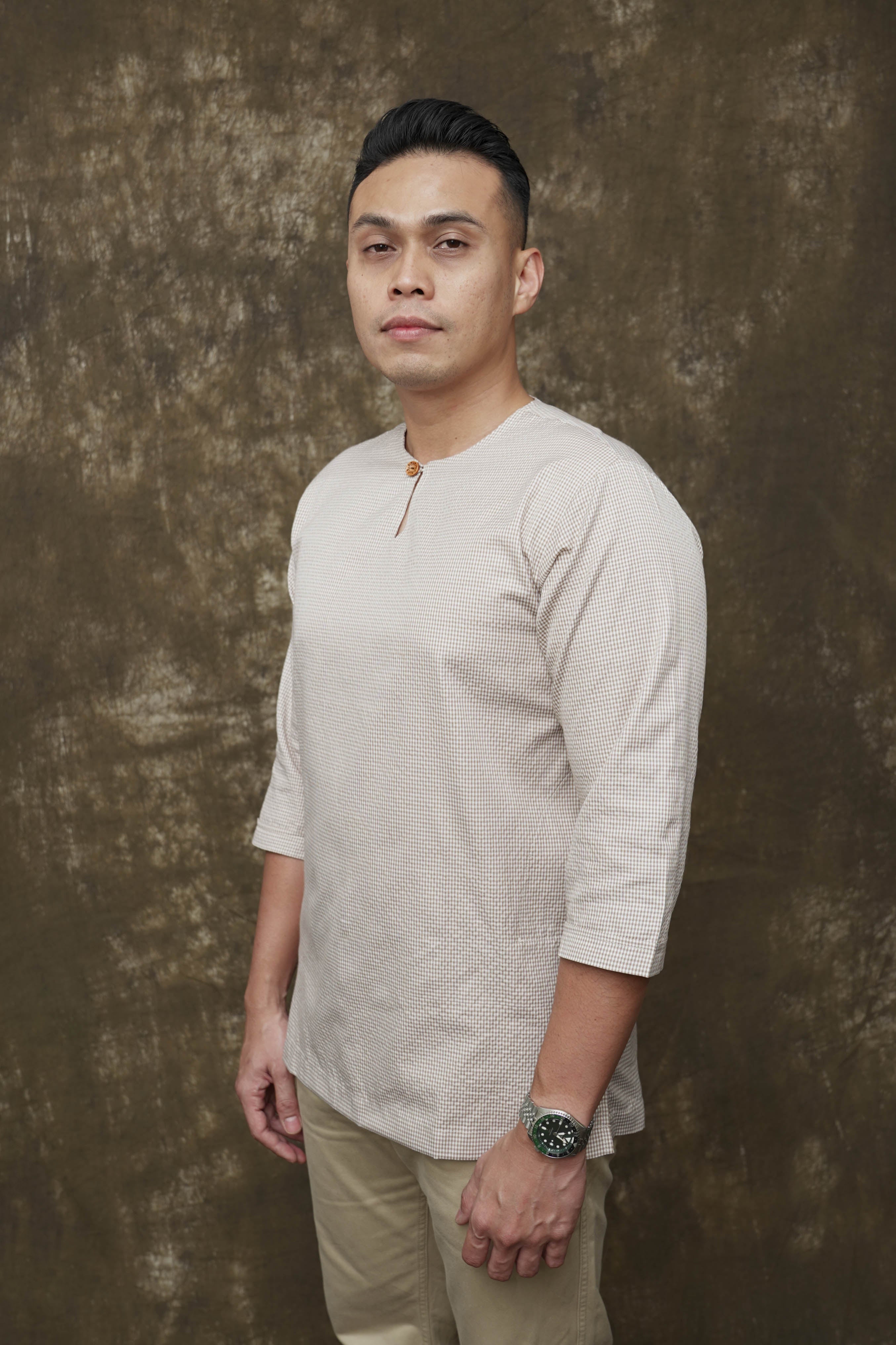 color-brown-checkered