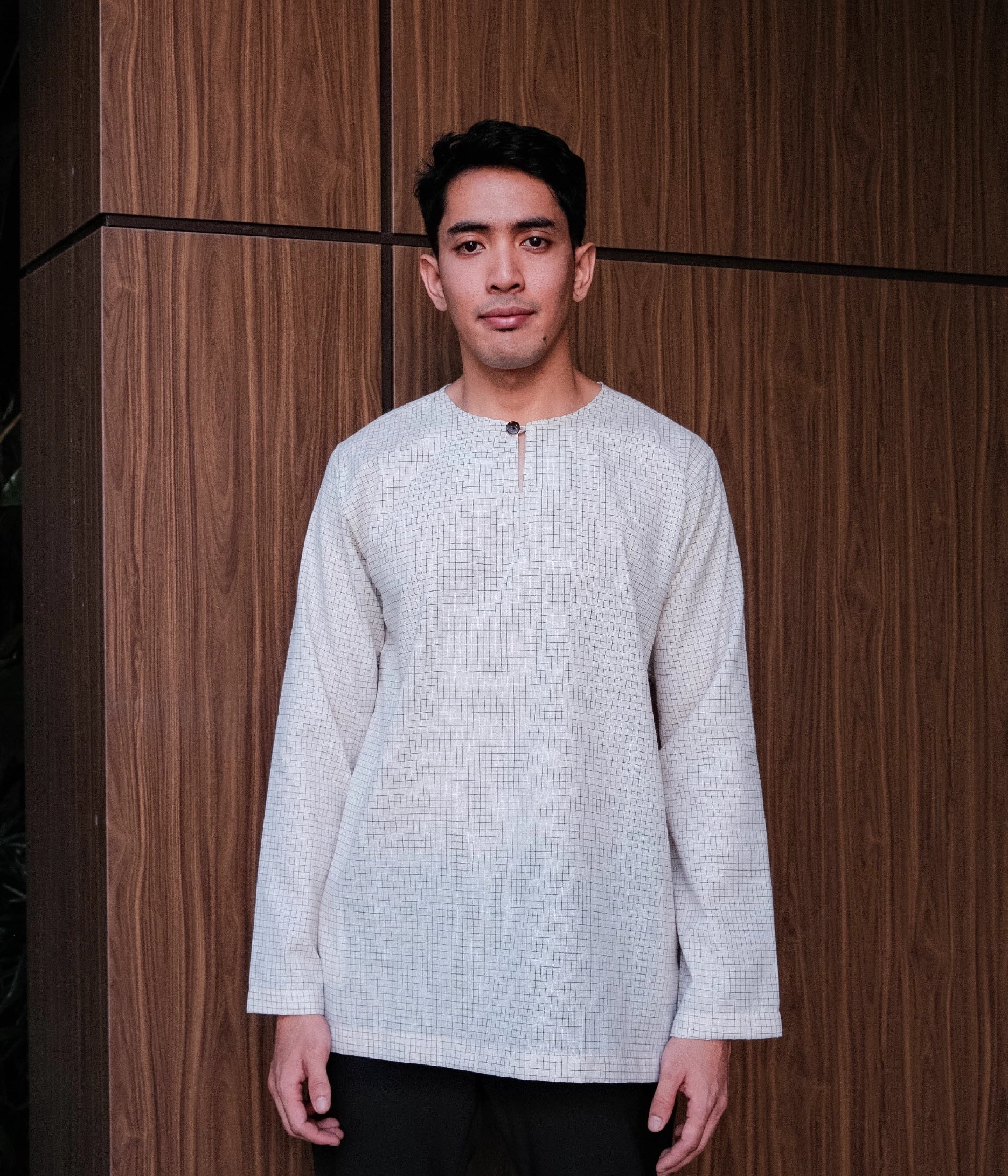 color-light-cream-small-checkered