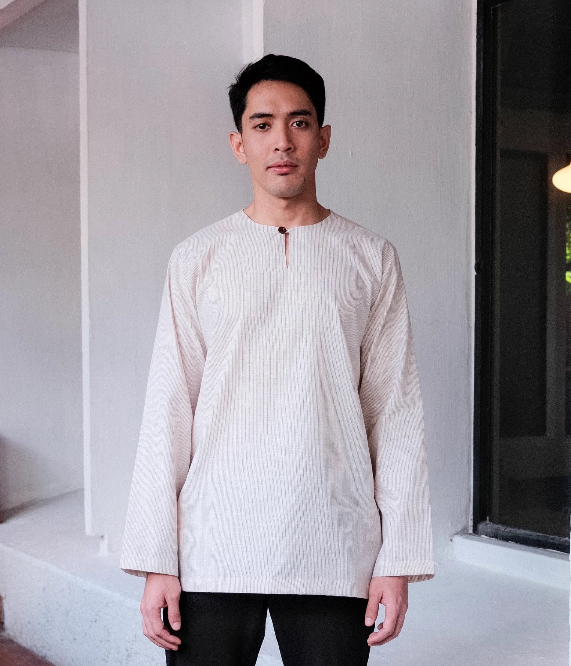 color-light-cream-narrow