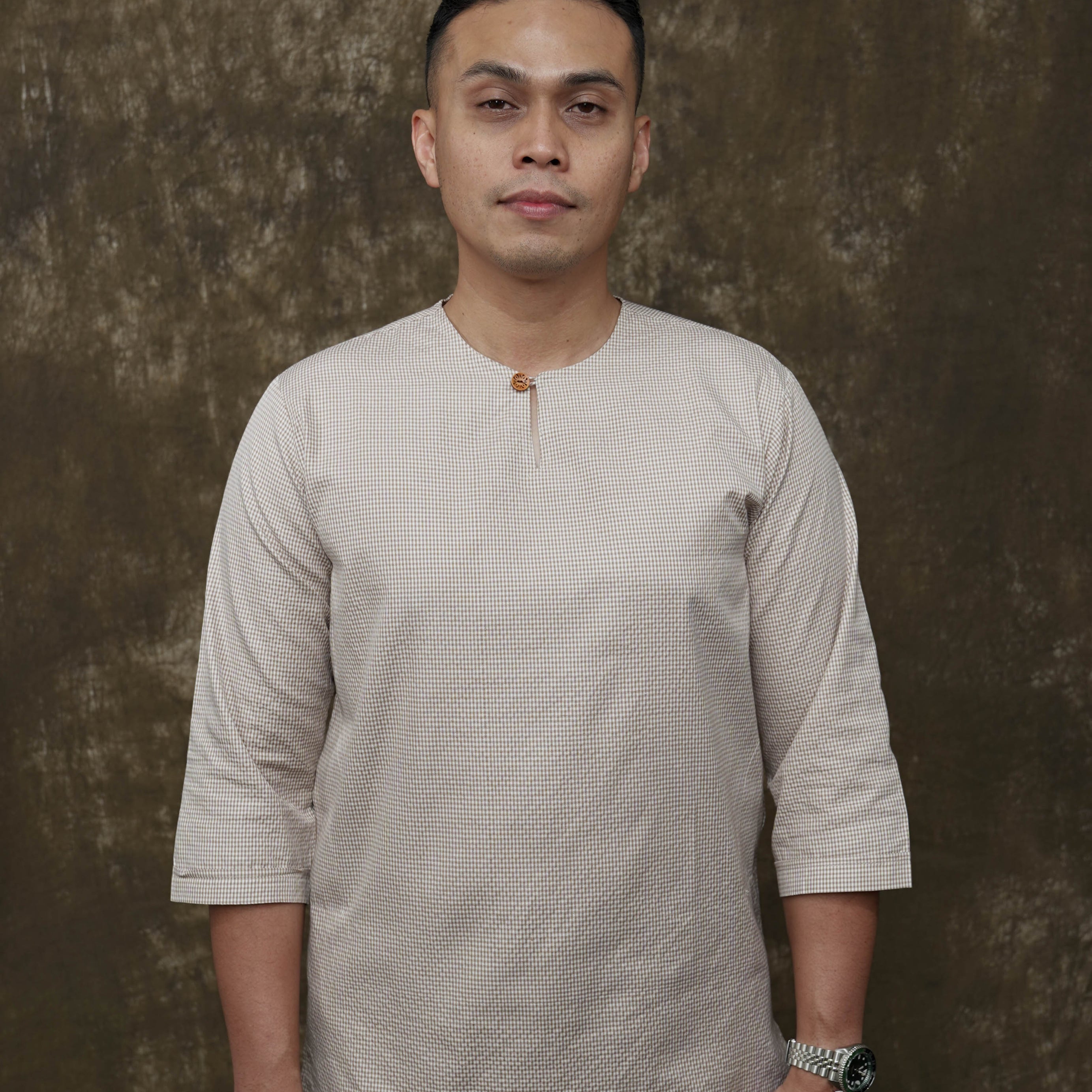 color-brown-checkered