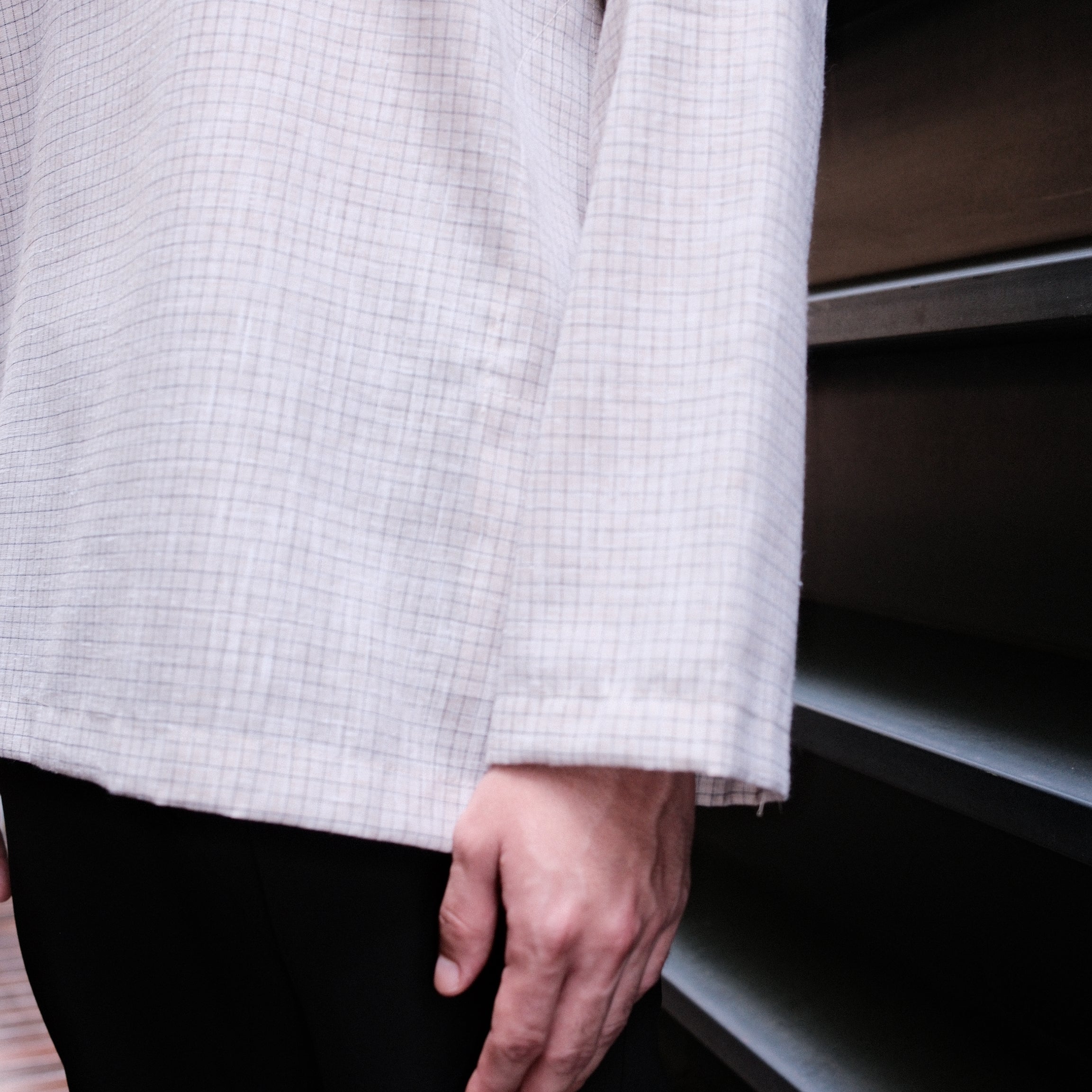 color-light-cream-small-checkered