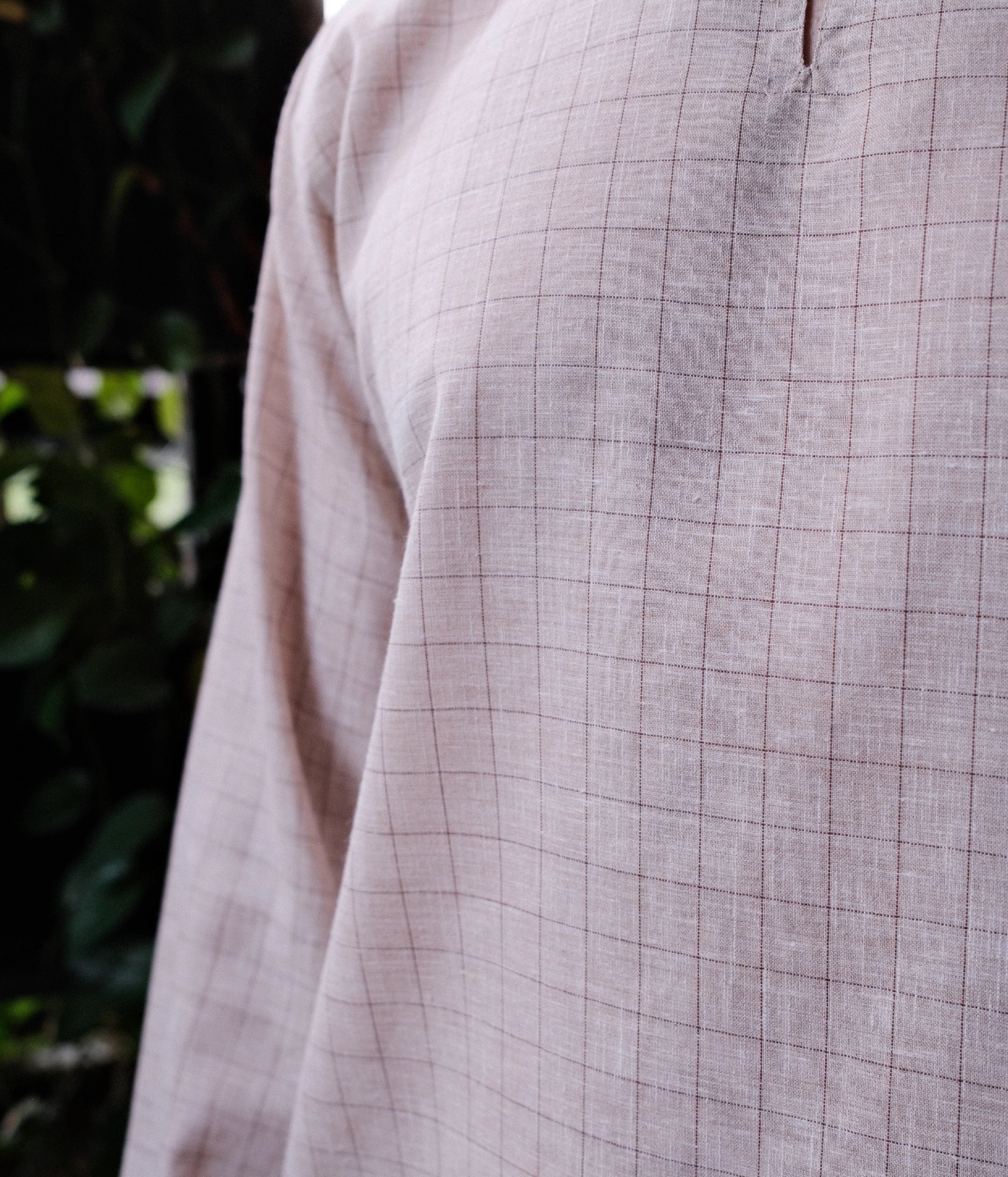 color-dark-cream-big-checkered