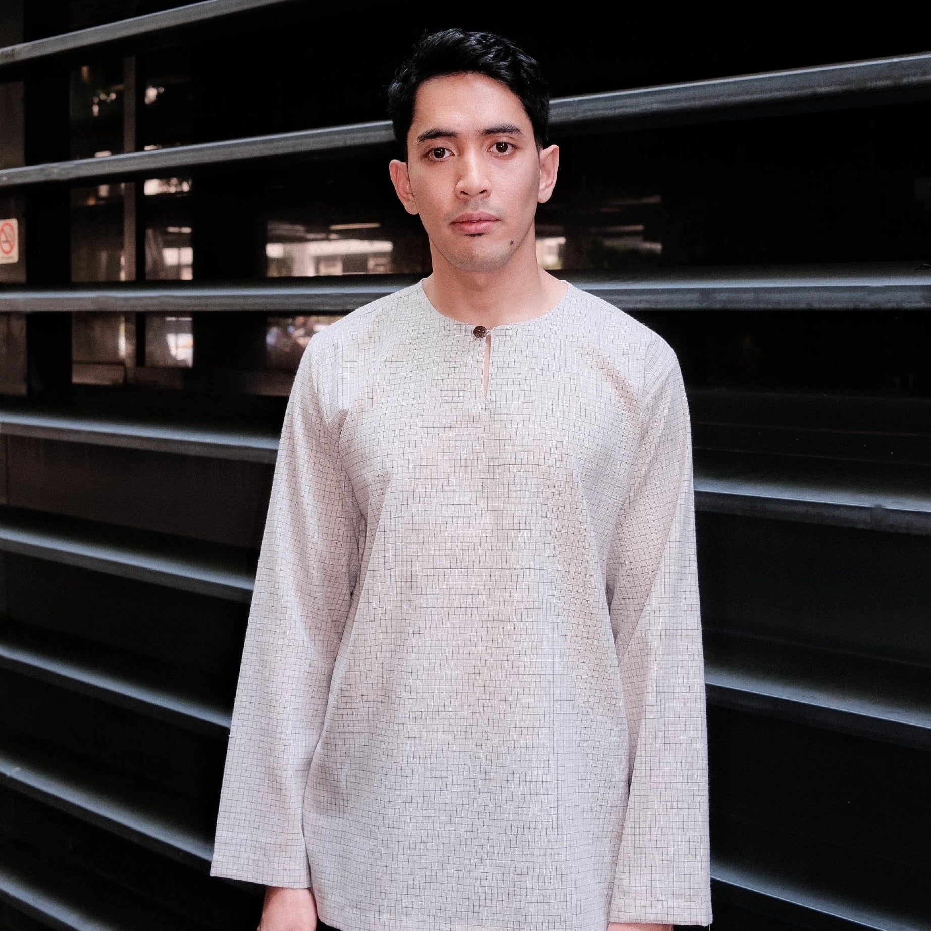 color-dark-cream-small-checkered