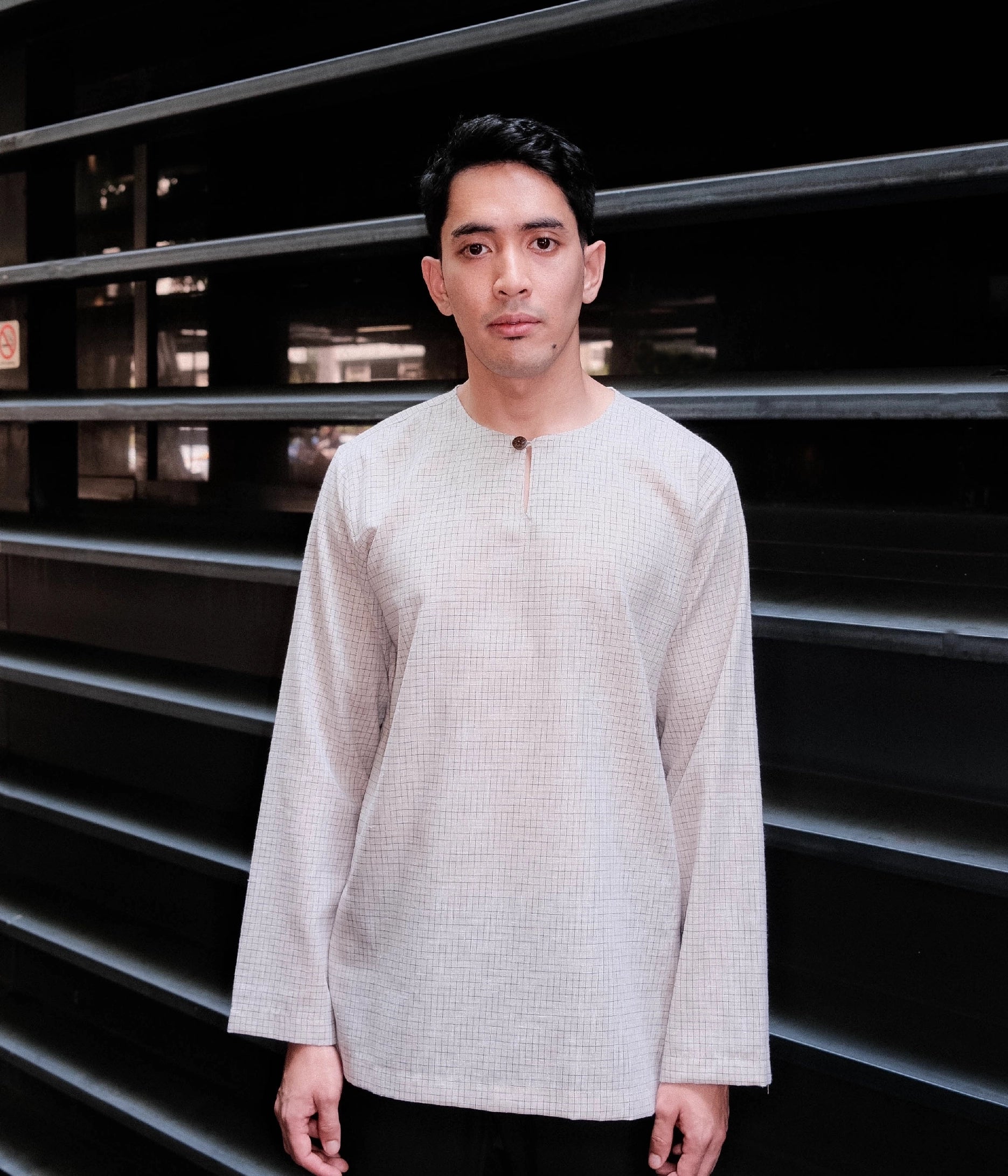 color-dark-cream-small-checkered