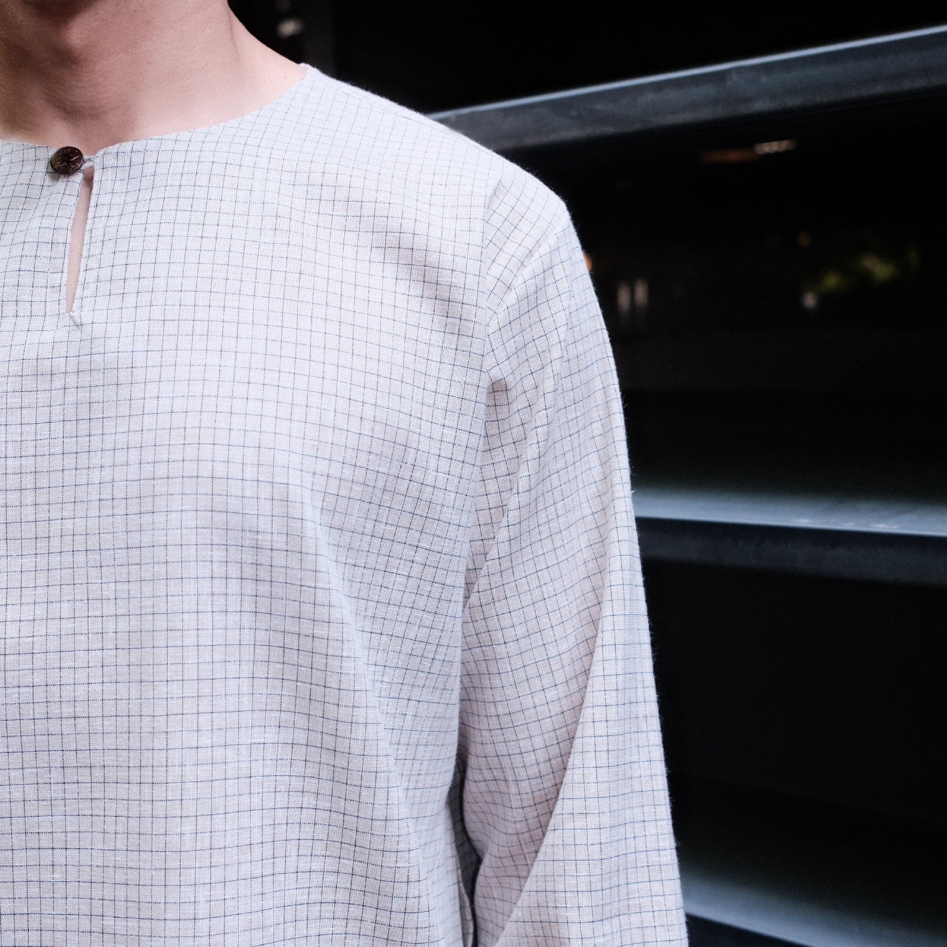 color-light-cream-small-checkered