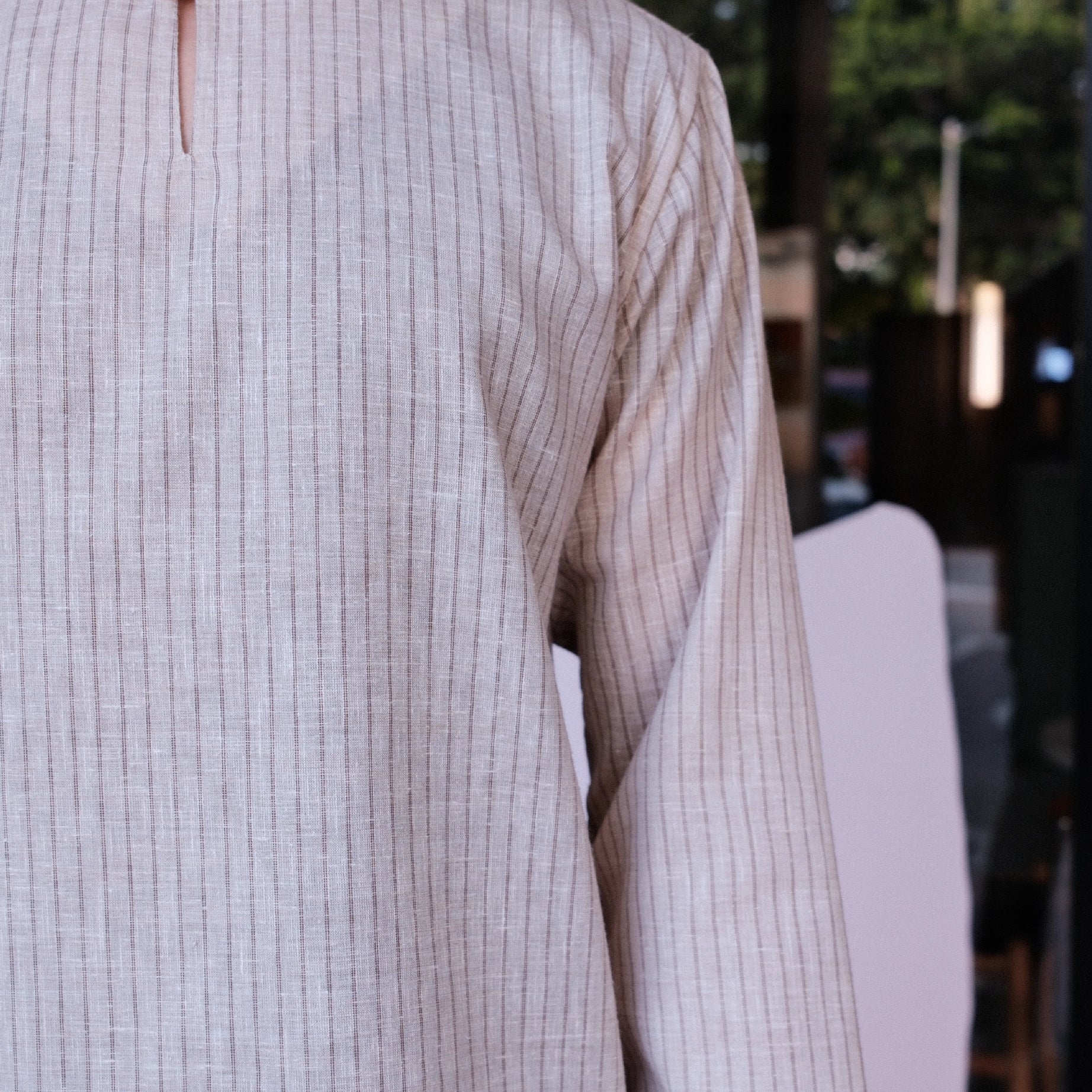 color-dark-cream-stripes