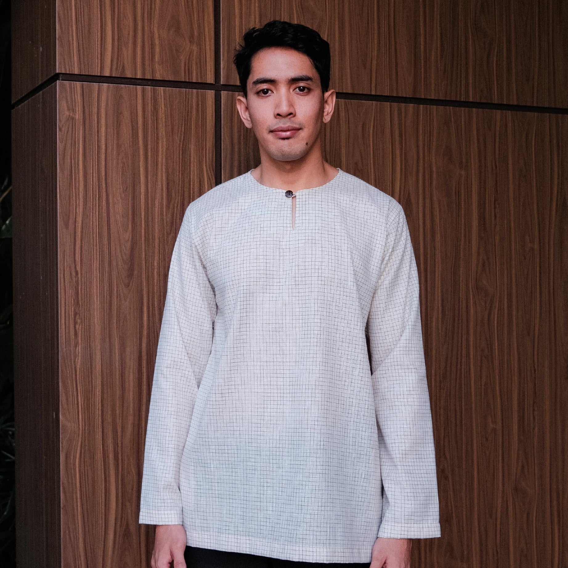 color-light-cream-small-checkered