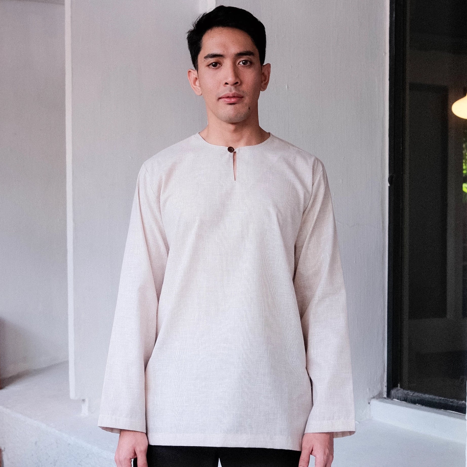 color-light-cream-narrow